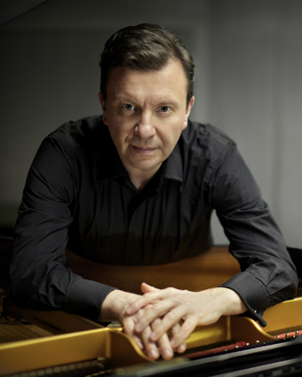 Evgeny Sinaiski - Piano